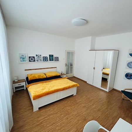 Studio Apartment Bluebell Братислава Екстер'єр фото